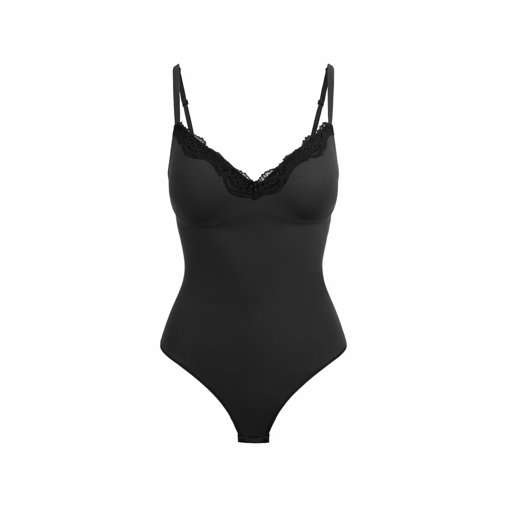 Skims Fits Everybody Lace Push Up Thong Bodysuit in Onyx, size medium